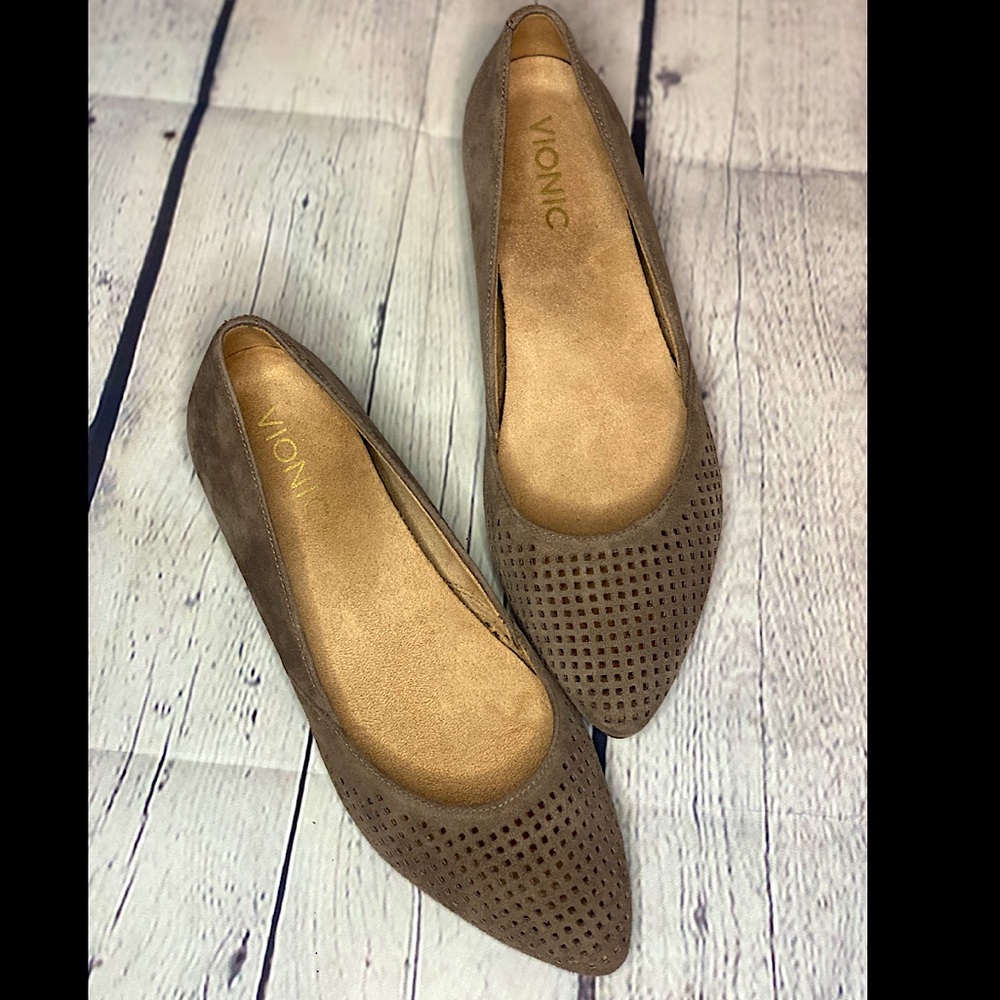 Women’s Vionic Perforated Detail Flats